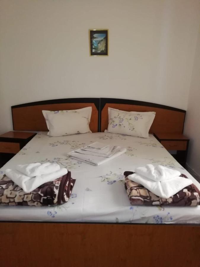 Hotel Casa Cleopatra Două Mai Esterno foto